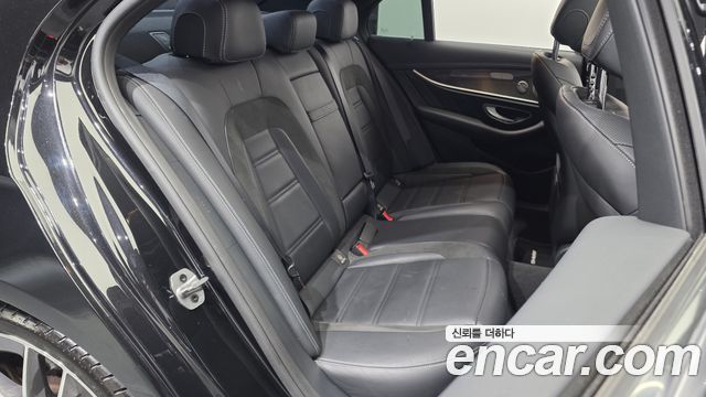Mercedes-Benz E-Class 2021 — photo 18