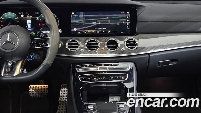 Mercedes-Benz E-Class 2021 — photo 19