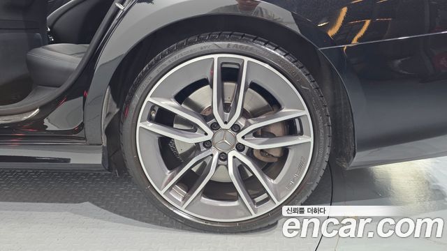 Mercedes-Benz E-Class 2021 — photo 25