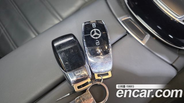 Mercedes-Benz E-Class 2021 — photo 26