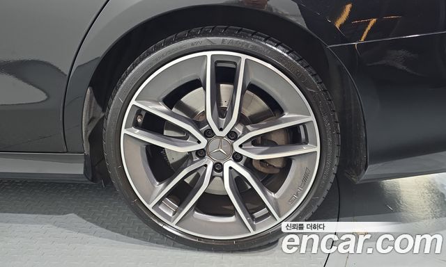 Mercedes-Benz E-Class 2021 — photo 7