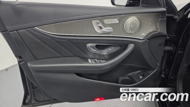 Mercedes-Benz E-Class 2021 — photo 14