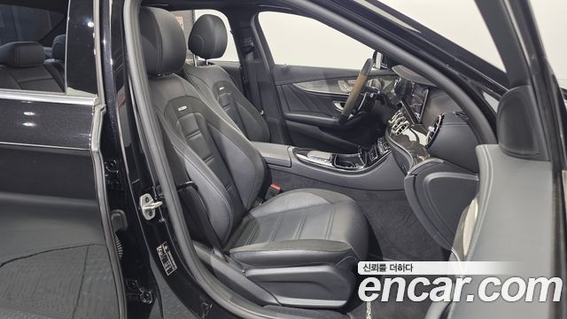 Mercedes-Benz E-Class 2021 — photo 16