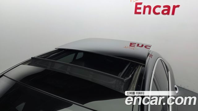 Mercedes-Benz E-Class 2021 — photo 37