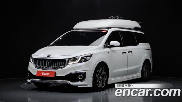 Kia Canival 2017 — photo 1