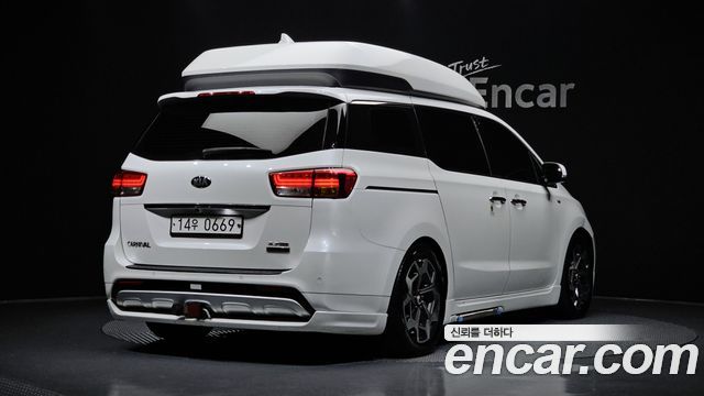 Kia Canival 2017 — photo 2