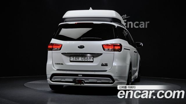 Kia Canival 2017 — photo 4