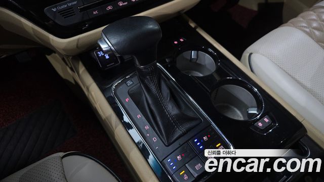 Kia Canival 2017 — photo 9