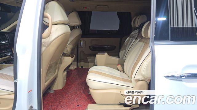 Kia Canival 2017 — photo 12