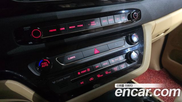 Kia Canival 2017 — photo 19