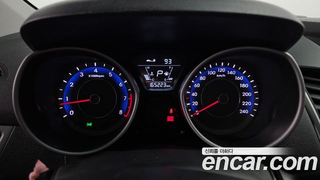 Hyundai AVANTE 2014 — photo 8