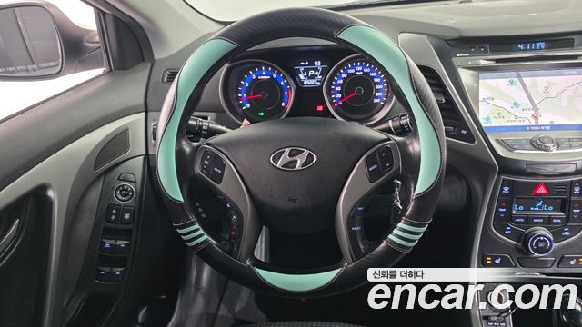 Hyundai AVANTE 2014 — photo 13