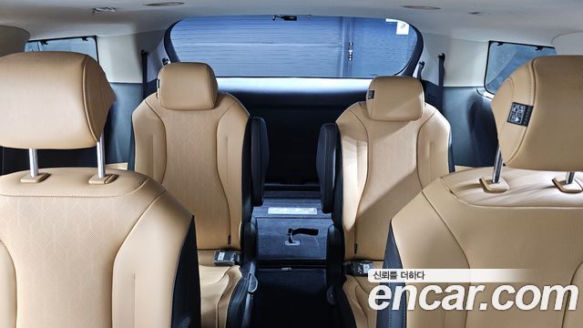 Kia Canival 2022 — photo 17