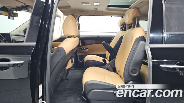 Kia Canival 2022 — photo 18