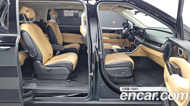Kia Canival 2022 — photo 16