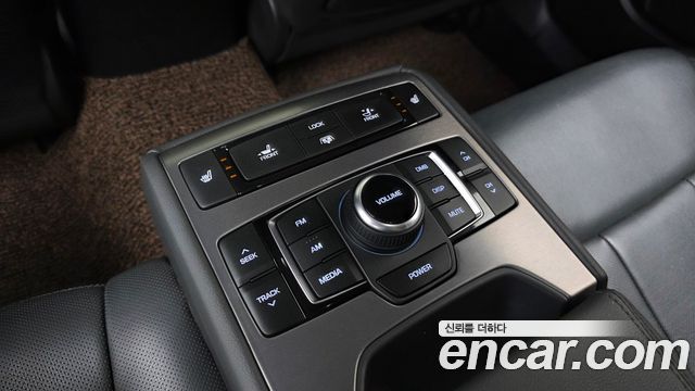 Hyundai Genesis 2015 — photo 18