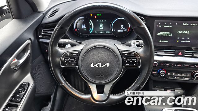 Kia Niro 2023 — photo 18