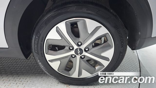 Kia Niro 2023 — photo 7