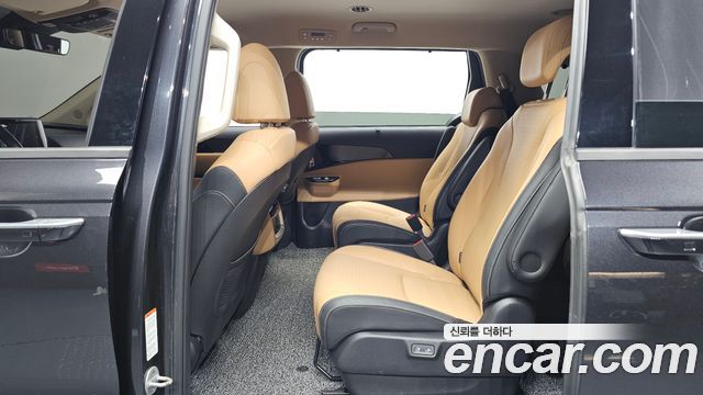 Kia Canival 2022 — photo 17