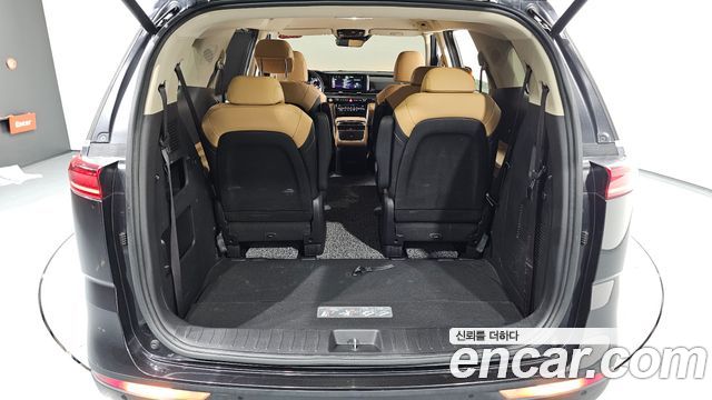 Kia Canival 2022 — photo 26