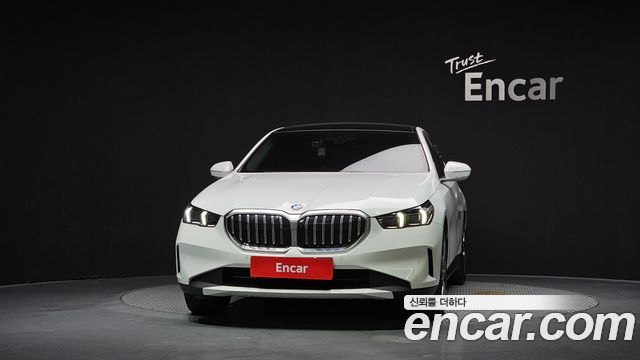 BMW 5-Series 2024 — photo 3
