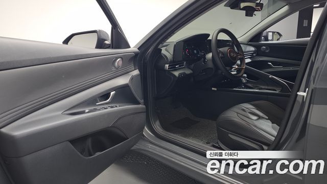 Hyundai AVANTE 2025 — photo 13