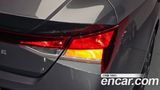 Hyundai AVANTE 2025 — photo 9