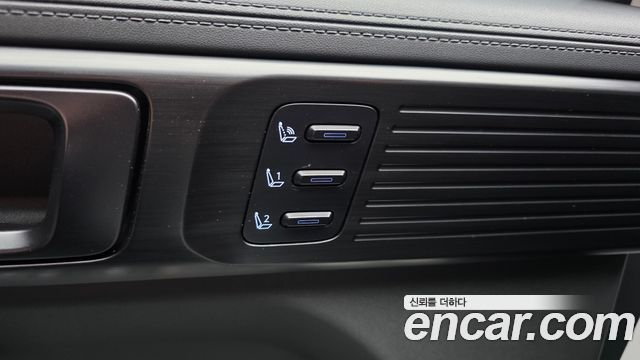 Hyundai Santafe 2025 — photo 33