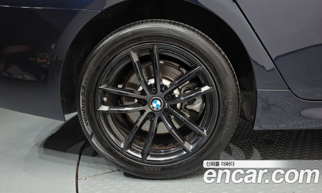 BMW 5-Series 2018 — photo 5