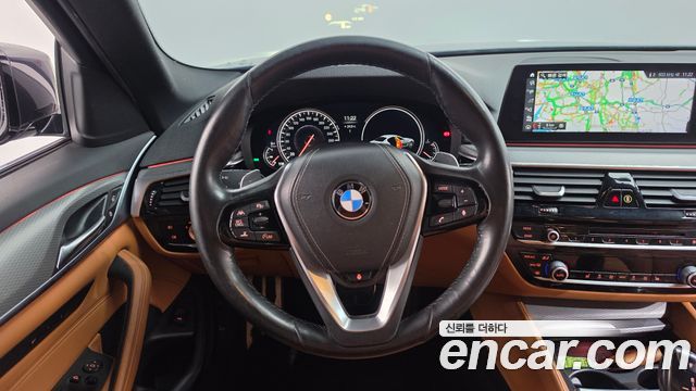 BMW 5-Series 2018 — photo 19