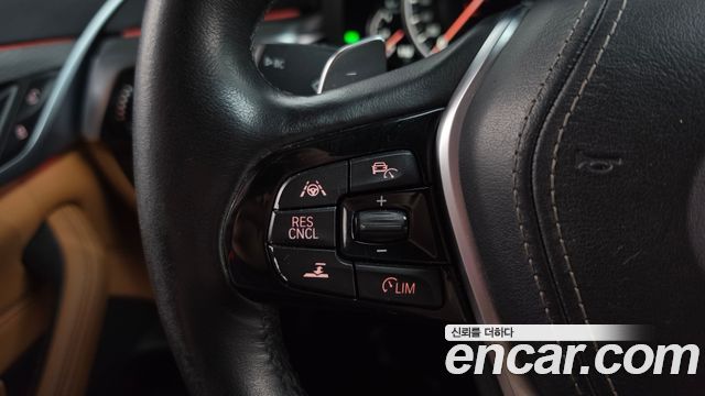 BMW 5-Series 2018 — photo 23