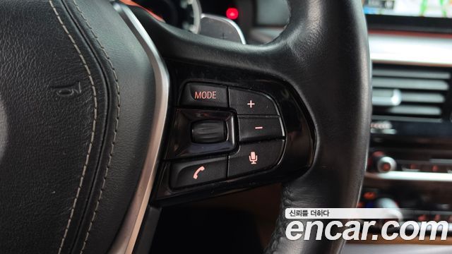 BMW 5-Series 2018 — photo 24