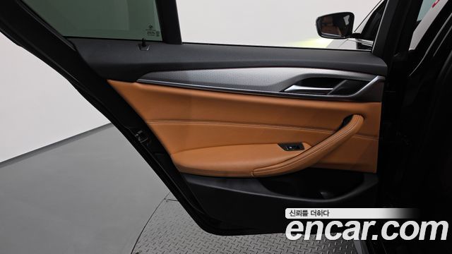 BMW 5-Series 2018 — photo 15