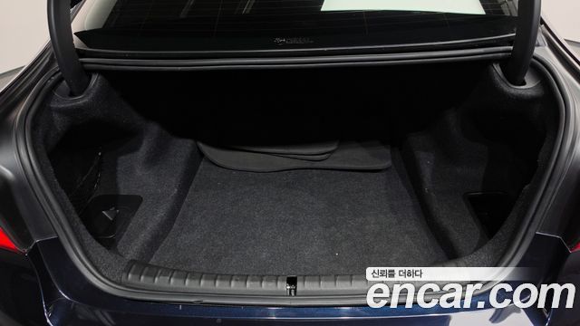 BMW 5-Series 2018 — photo 27