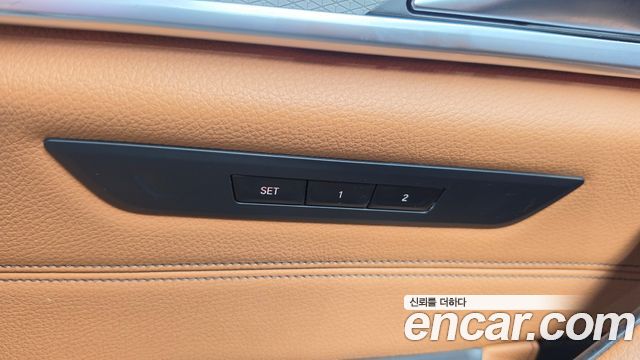 BMW 5-Series 2018 — photo 34