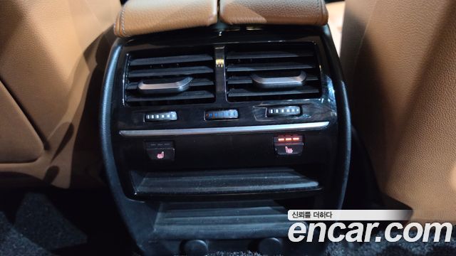BMW 5-Series 2018 — photo 37