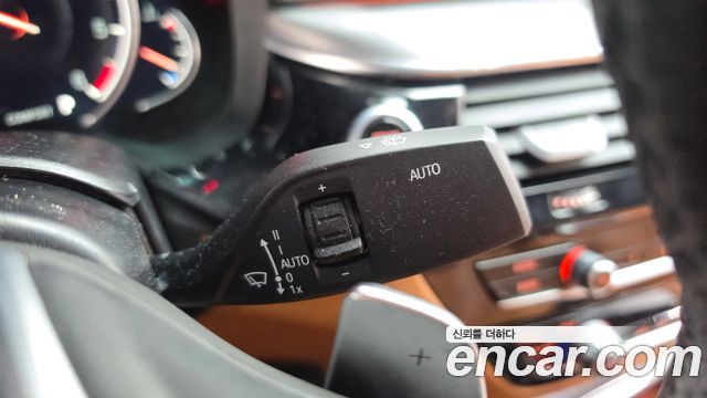 BMW 5-Series 2018 — photo 39