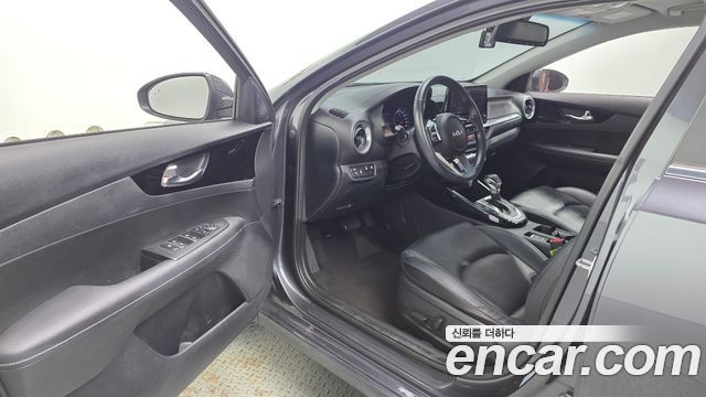 Kia K3 2022 — photo 13