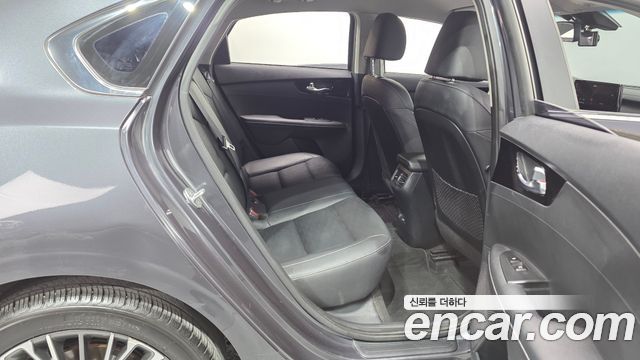 Kia K3 2022 — photo 17