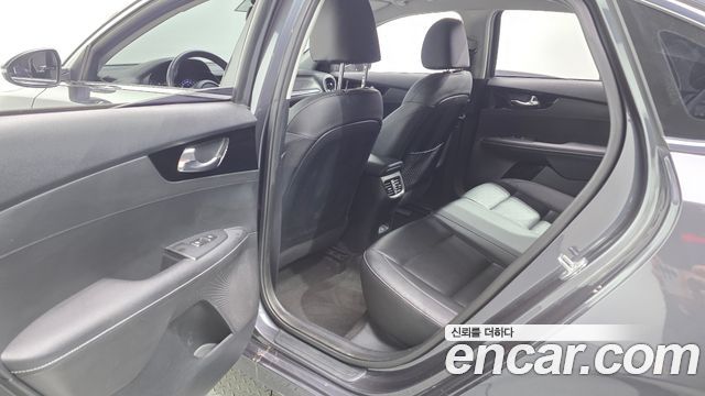 Kia K3 2022 — photo 18