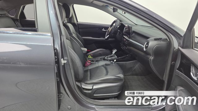 Kia K3 2022 — photo 16