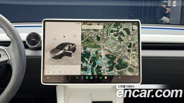 Tesla Model Y 2025 — photo 20