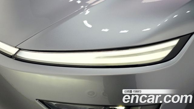 Tesla Model Y 2025 — photo 8