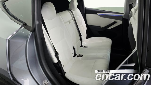 Tesla Model Y 2025 — photo 16