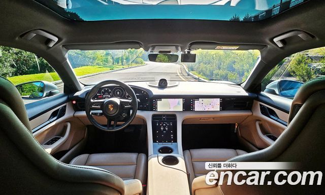 Porsche Taycan 2022 — photo 9