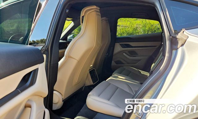 Porsche Taycan 2022 — photo 14