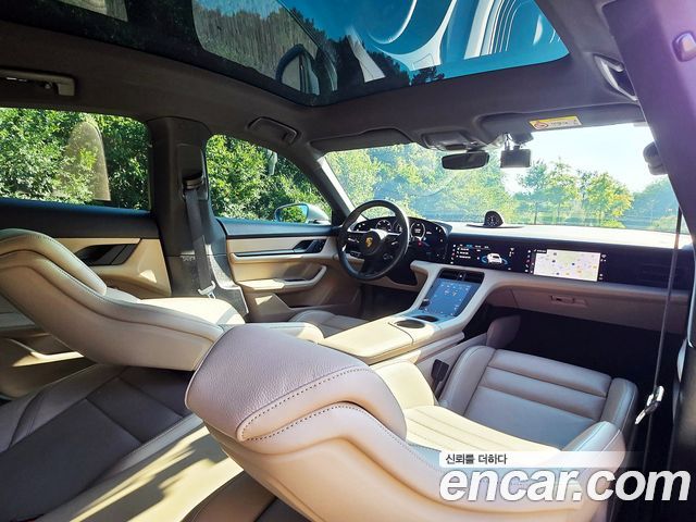 Porsche Taycan 2022 — photo 17