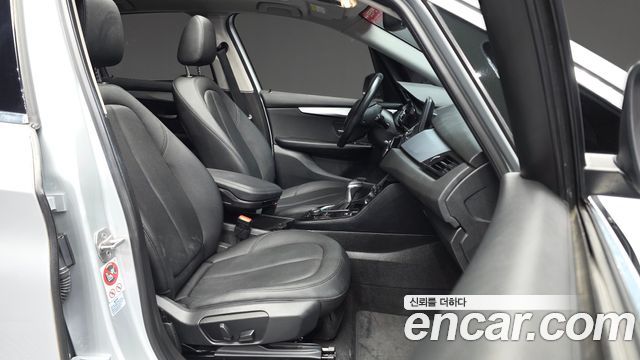 BMW 2-Series 2016 — photo 17