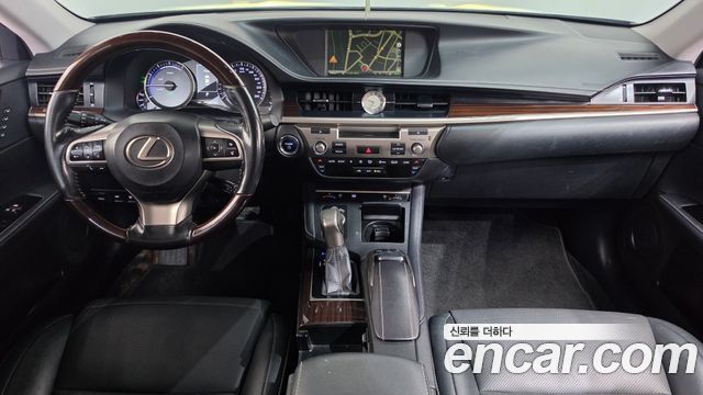 Lexus ES 2017 — photo 7