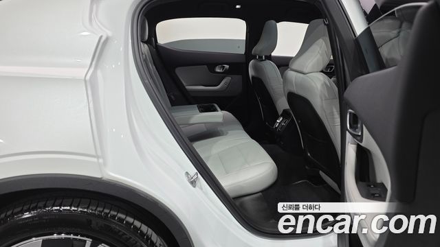 Polestar Polestar 2 2025 — photo 17